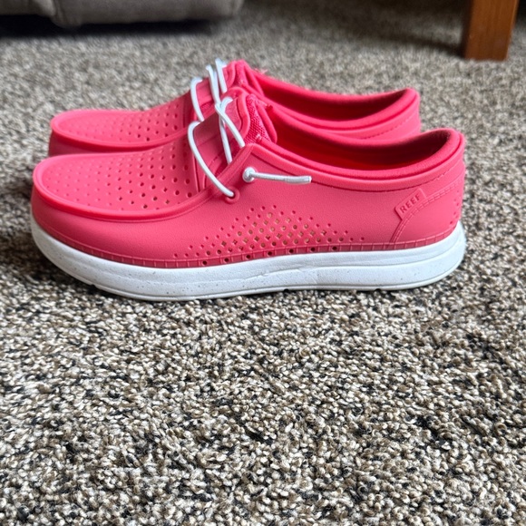 Reef women’s shoes - Picture 3 of 4